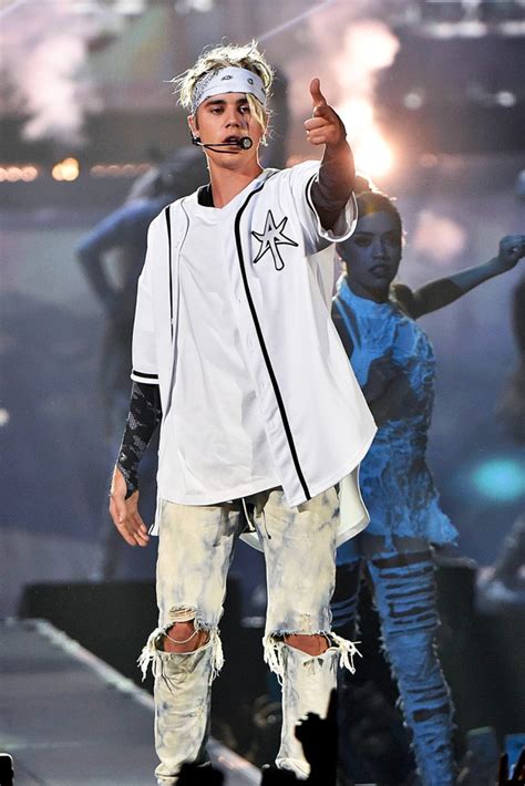 Justin Bieber’s Performance Outfits Photos Of His Hottest Looks Hollywood Life