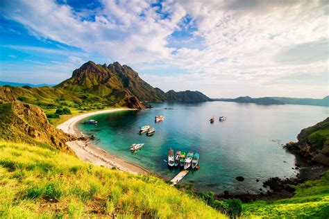 Padar Island Tourism (2021) - Indonesia > Top Places, Travel Guide