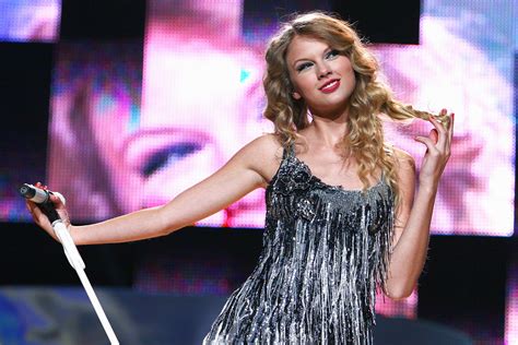 Taylor Swift Announces New Record Deal With Republic Records Umg