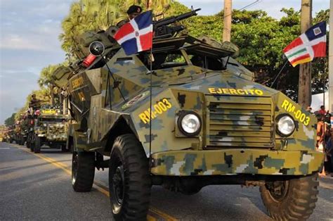 Consiste en retirar bloques de una torre con una sola mano . Desfile militar del Ejército Dominicano 2016 ~ PODER MILITAR