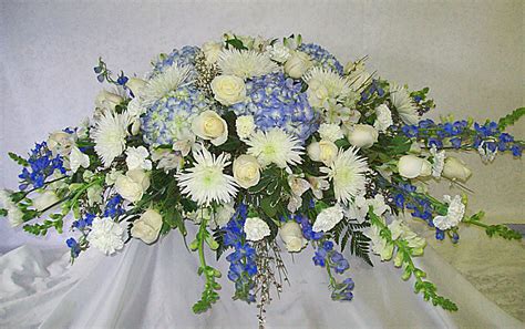 Blue And White Casket Spray Plumb Farms Flowers Florist In Prospect Ct
