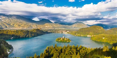 Ein slowenien urlaub bedeutet natur pur, verträumte dörfer und abenteuer ohne ende. Zwischen Alpen und Mittelmeer: Urlaub in Slowenien ...