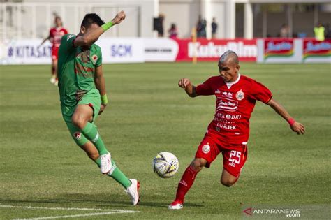 Riko simanjuntak (born 26 january 1992) is an indonesian professional footballer who plays as a winger for liga 1 club persija jakarta and the indonesia national team. Riko Simanjuntak yakin Bantul membawa tuah bagi Persija di Liga 1 2020 - ANTARA News Yogyakarta ...
