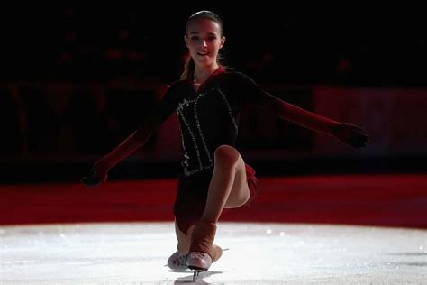 Анна Щербакова стала чемпионкой России, побив два мировых ...