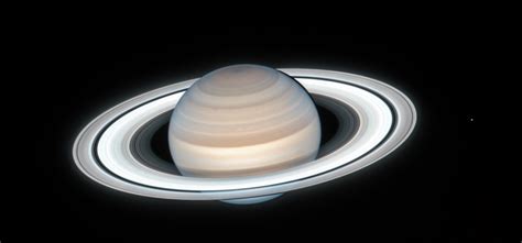 This Unreal Picture Of Saturn From The Hubble Telescope Shows The