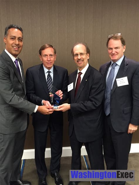 Washingtonexec Leadership Council Honors Gen David Petraeus With