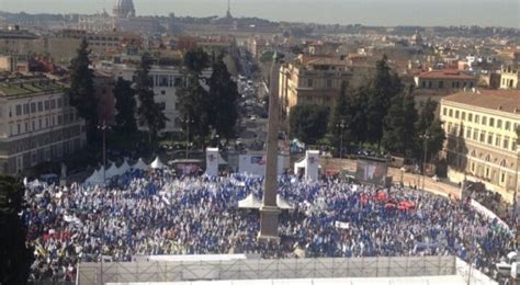 Circa trecento persone hanno raggiunto la piazza riunendosi davanti all'altare della. 18 FEBBRAIO 2014 - ORGOGLIO IMPRENDITORIALE | Casartigiani ...