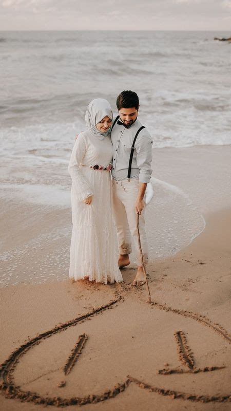 Muslim Couple Love Aesthetic Wallpaper Download Mobcup