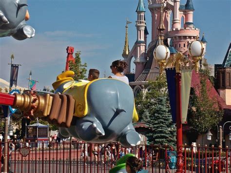 Disneyland París Las Mejores Atracciones Y Espectáculos Por Edades