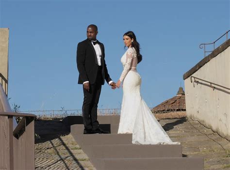 Relive Kim Kardashian And Kanye Wests Wedding 5 Years Later E News