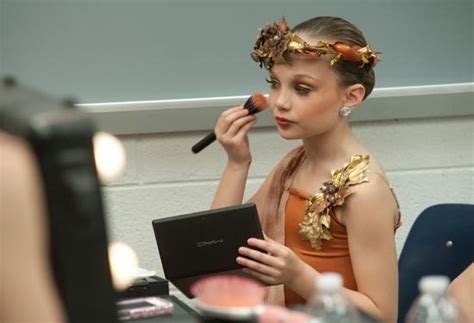 Maddie Putting On Makeup The Huntress Dance Moms Photo 31668148