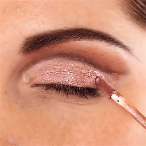 How To Achieve The Perfect Cut Crease With Avon Products