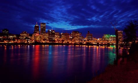 Reflection night city live wallpaper. Cool desktop wallpaper of Portland, picture of Oregon, night sky | ImageBank.biz