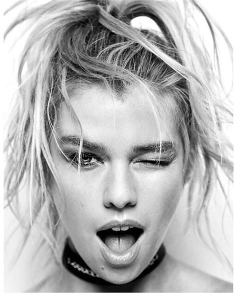 Pin By Hd Photos On Models Stella Maxwell Portrait Photography