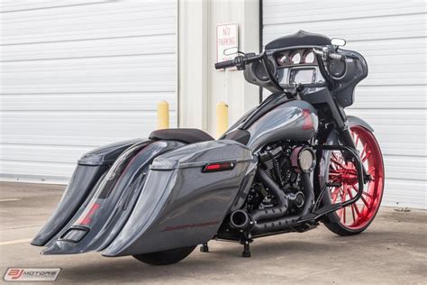 On paper, it's anything but impressive. 2018 Harley-Davidson Street Glide Custom Bagger TX 26926101