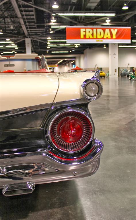 This is the largest auto auction service provider with 33 lanes for the sale of the car. Photos from the 2013 Mecum Auto Auction in Anaheim, Ca