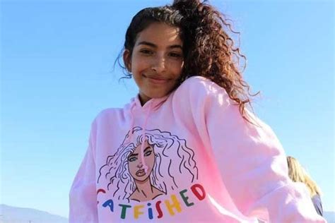 Have A Look At Vereenasayeds Merch And How Much Could Be Her Net Worth