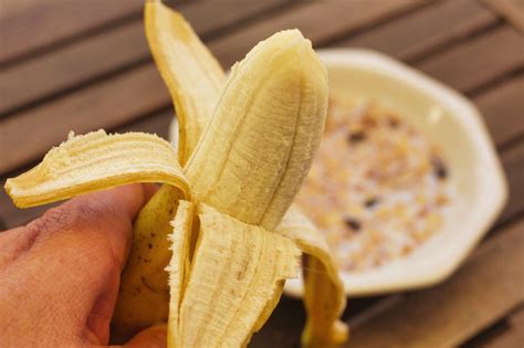 Can You Eat Banana Peels Raw Techfitnow