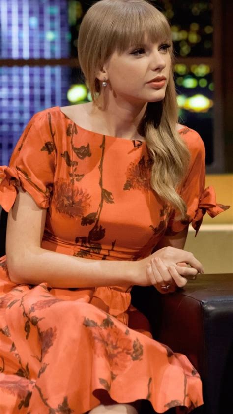 Taylor Swift Sit Orange Dress Popular Singer 720x1280 Wallpaper In 2019 Taylor Swift Hot