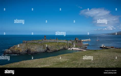 Peel Castle Hi Res Stock Photography And Images Alamy