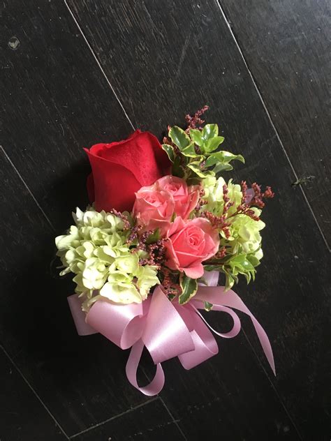 Pin On Corsage Green Hydrangea Red Rose Pink Spray Roses Mini
