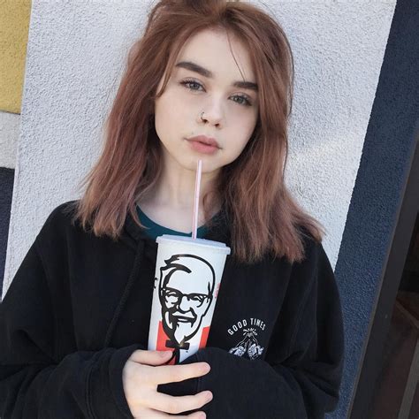 Henlo Its Me With A Kfc Drink 🍗 Kfc Candy Girl Sweet Style