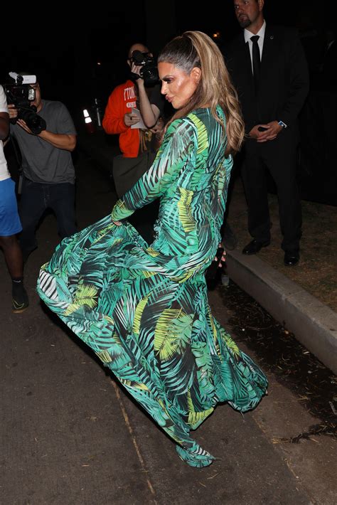 Lisa Rinna Dresses Up As Jennifer Lopezs Versace Look For Halloween