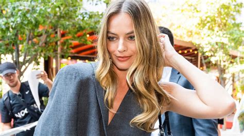 Margot Robbies On Trend Mango Suit Is Exactly What We Need In Our