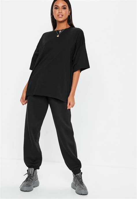 missguided black drop shoulder oversized t shirt oversized shirt outfit oversized tshirt