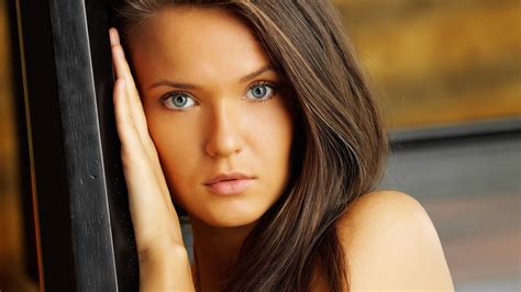 sexy slim blue eyed long haired brunette teen girl wallpaper 4760