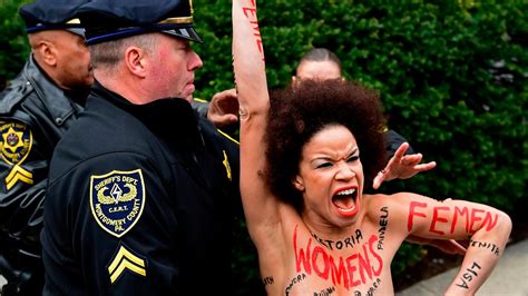 Topless Woman Who Charged At Bill Cosby Appeared On Cosby Show