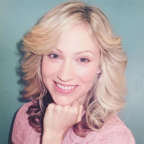 25 Pictures Of American Actress Beth Riesgraf Peanut Chuck Chuckin
