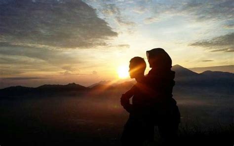 Gambar Sepasang Kekasih Yang Romantis