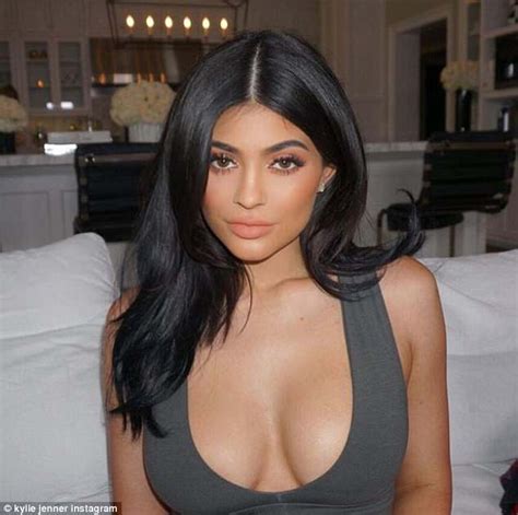 Kylie Jenner Pouts In Unearthed Selfies Taken Before Her Surgery