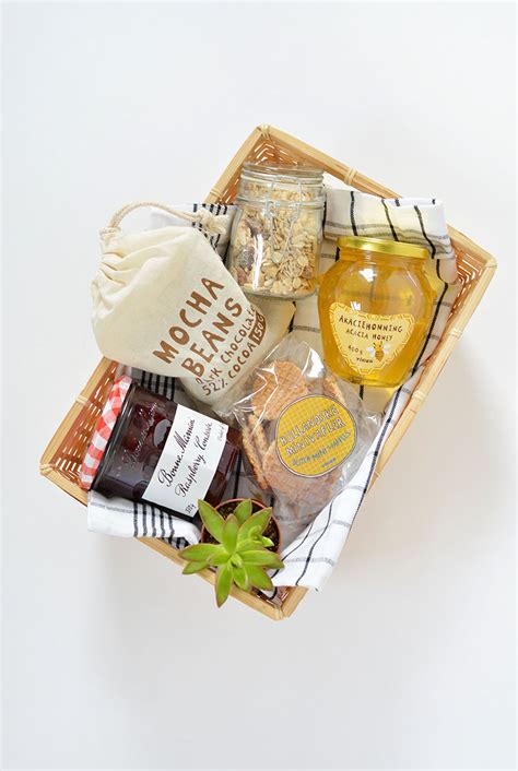 To tie the knot is a beautiful thing. DIY breakfast in a box gift idea | BURKATRON