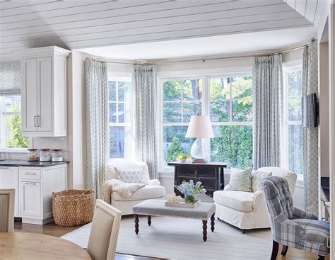 Learn how to build a window seat with storage in your bay window. Instead of breakfast table in 2020 | Small sitting rooms ...