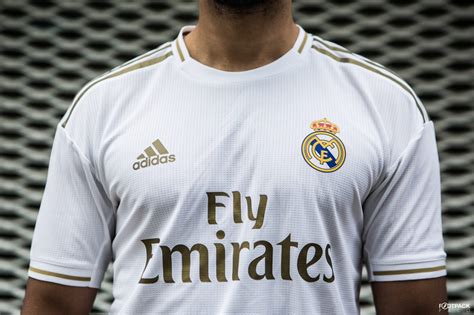 Fifa best club of the 20th century. adidas et le Real Madrid lancent les maillots 2019-2020