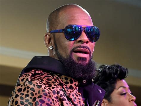 Alleged R Kelly Victim Says Girlfriends Once Created Suicide Pact