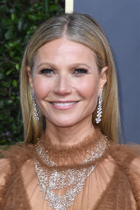 Gwyneth Paltrow Shows Her Grey Hair At The Golden Globes 2020 Glamour Uk