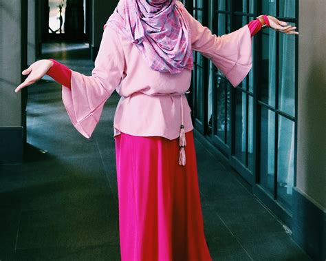 Hijab warna dusty pink menjadi salah satu pilihan fashion item favorit banyak perempuan. Uni Dzalika: Kombinasi Warna Pink Fanta dengan Dusty Pink ...