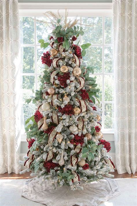How To Decorate A Crimson Red And Gold Christmas Tree Bluegraygal