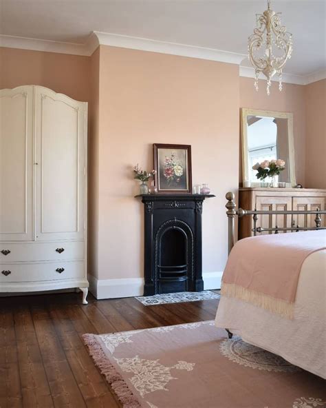 Pink Bedroom Painted In Farrow And Ball Setting Plaster With Period