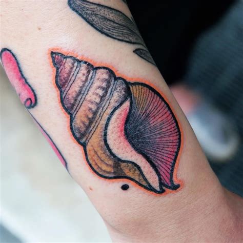 Seashell Tattoo By Lucreziau Seashell Tattoos Trendy Tattoos Shell