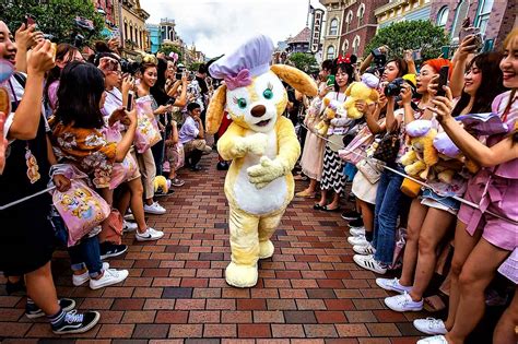Duffy Friend Cookie Makes Global Debut At Hong Kong Disneyland