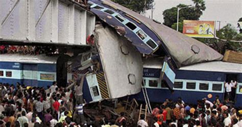india train crash kills at least 61 cbs news