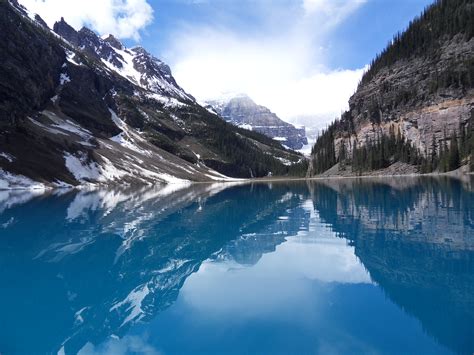 Lake Louise - Banff National Park - Travelling Moods