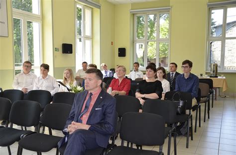 W portalu dostępne są granice administracyjne, ortofotomapa, mapa ewidencyjna, mapa zasadnicza, dane adresowe, plany. Rozdanie nagród laureatom VII edycji konkursu „Kresy ...