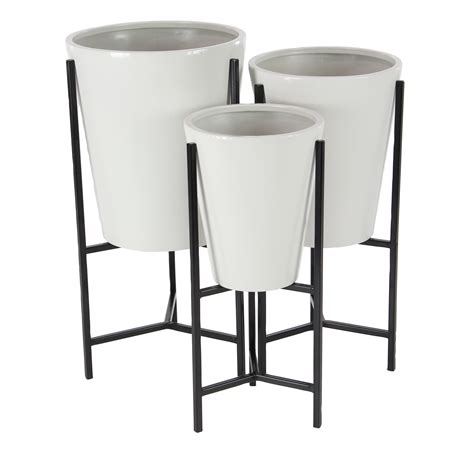 Decmode Tin Modern Planter With Stand White Set Of 3