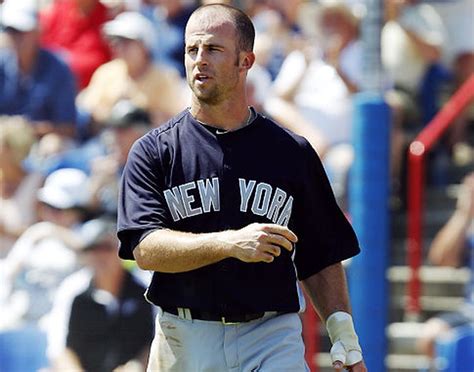Yankees' Brett Gardner suffers bruised shin, takes a seat on Friday; bullpen lefties still 