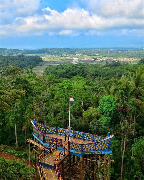 Pemandangan Yang Menawan Bukit Batu Utama Semarang Indonesia Traveler